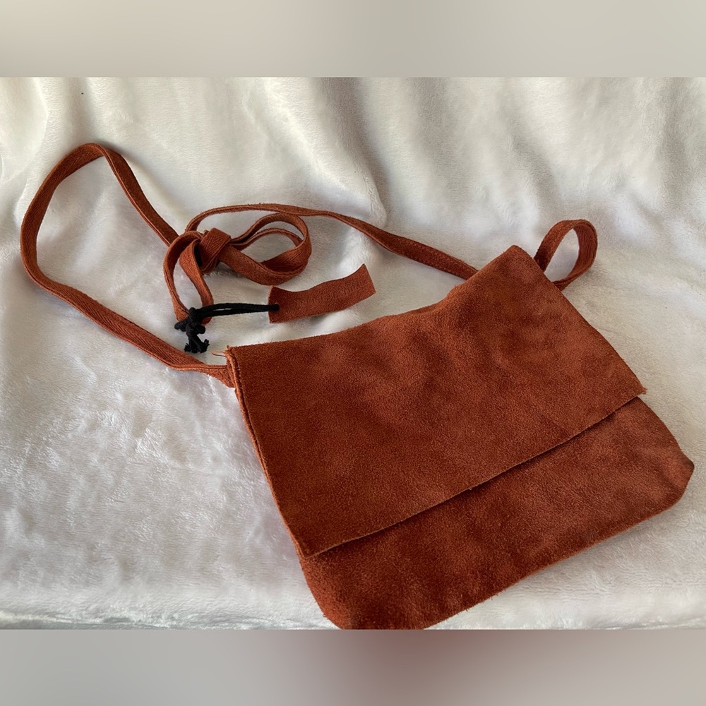 New world, market, leather Crossbody purse, rust color with tags - Picture 3 of 10